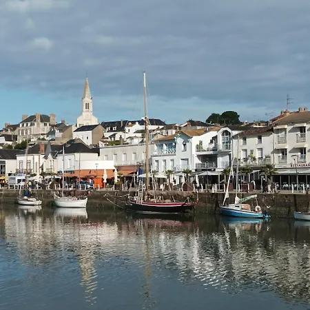 Maisonnette Entre Et Port * Pornic